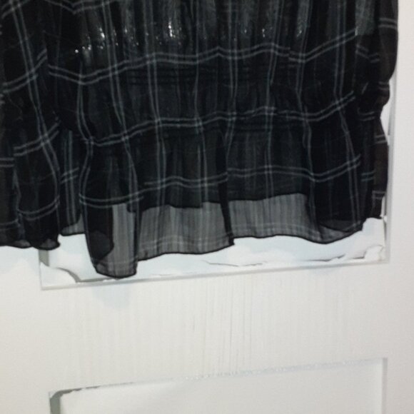 L B Tank blouse - Picture 4 of 6